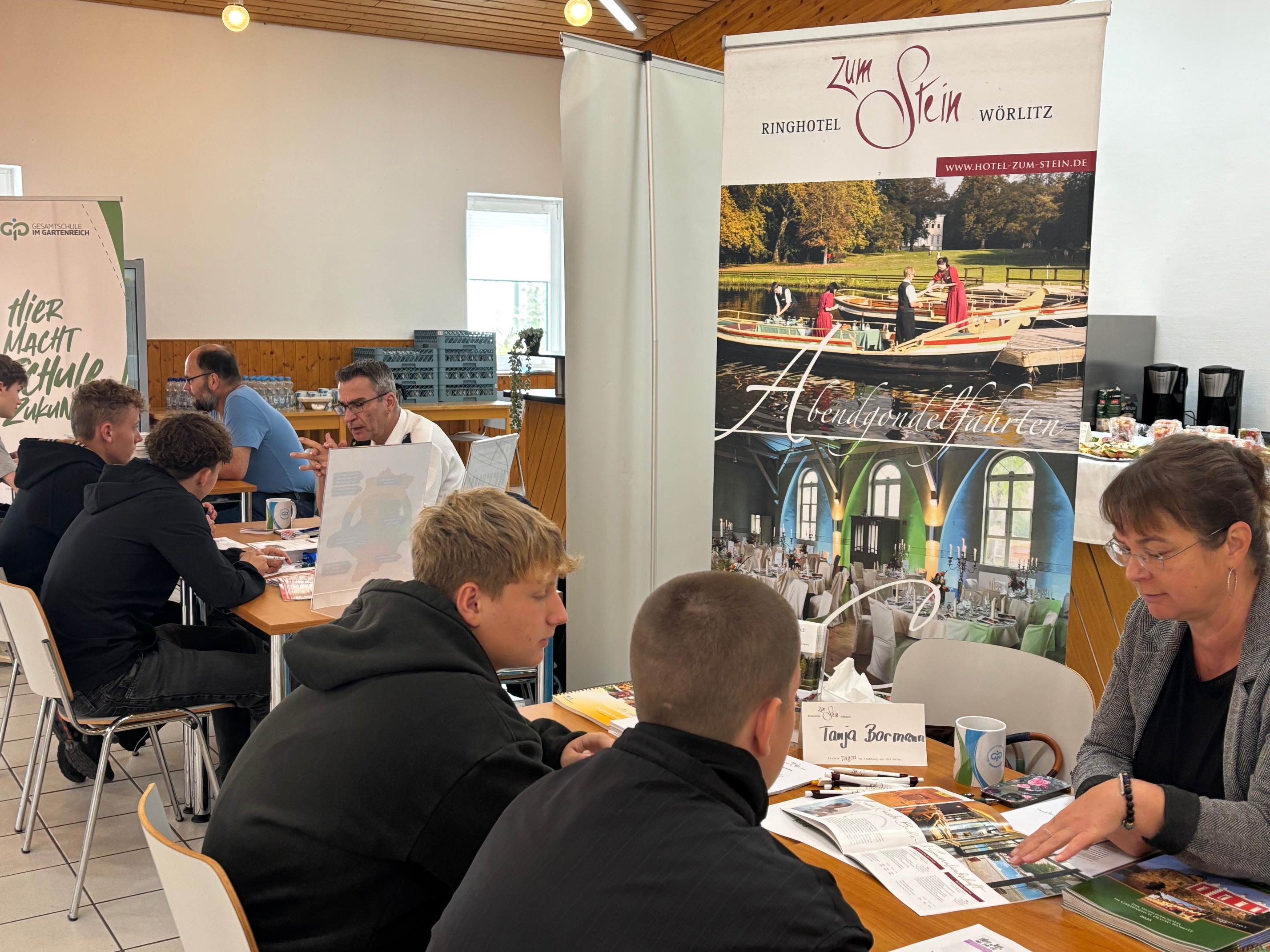 Schüler beim Azubi-Speed-Dating