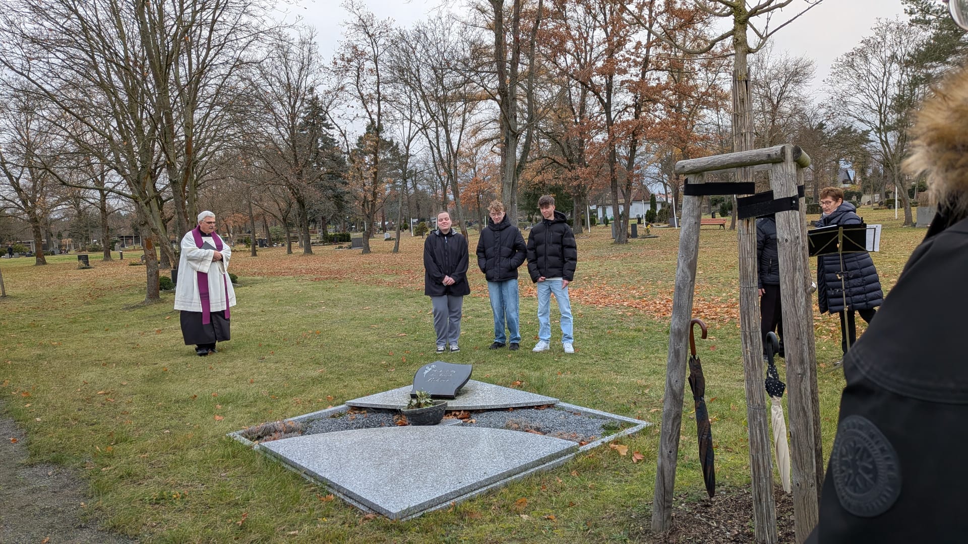 Schüler beim Gedenken
